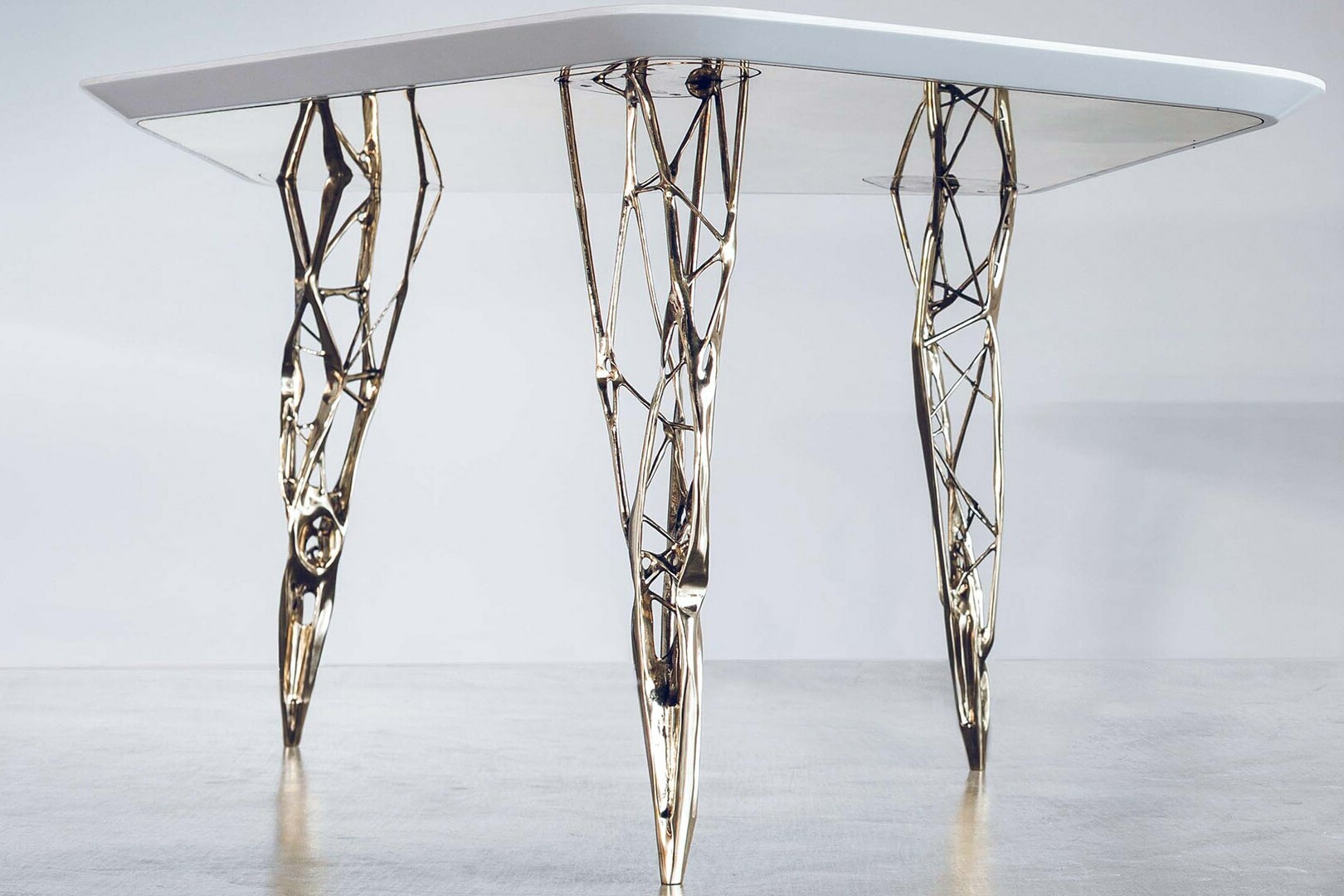 Additive Fertigung von topologieoptimierten Tischbeinen