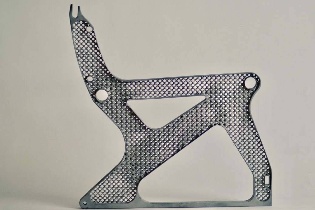 Bild eines optimierten Flugzeugsitzrahmens aus Magnesium mit einer komplexen Gitterstruktur